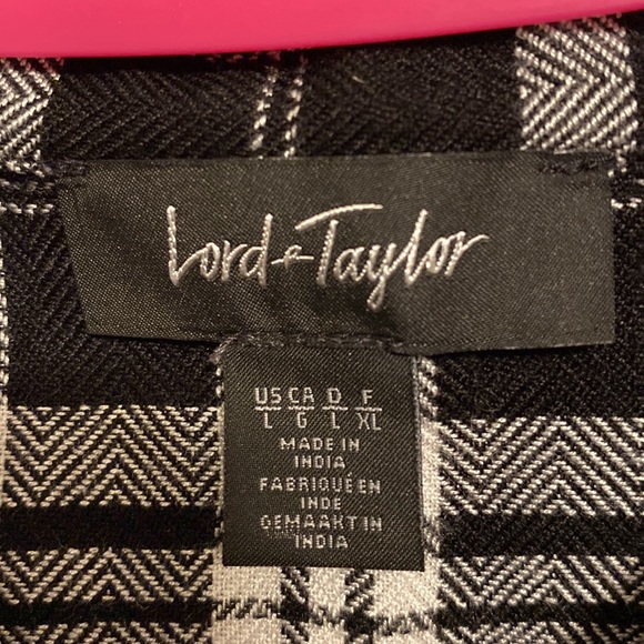 Black & white checkered button up top - Picture 4 of 5